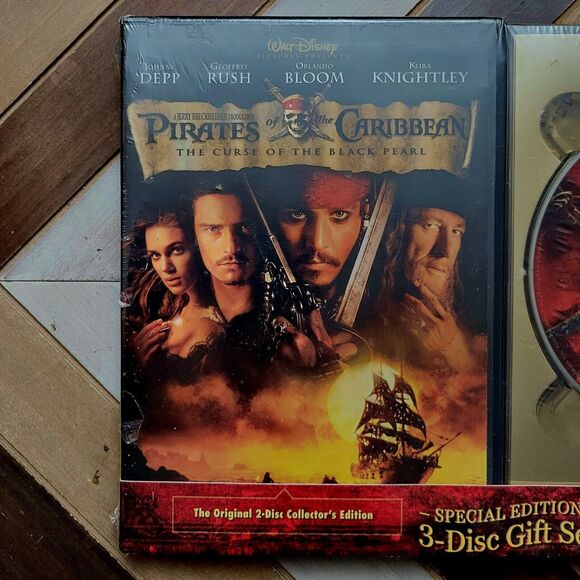 Pirates of the Caribbean: Curse of Black Pearl + Lost Disc (DVD, 2004) Gift Set - Picture 2 of 6